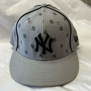Size 7- NY New York Hat New Era 59Fifty (55.8cm)